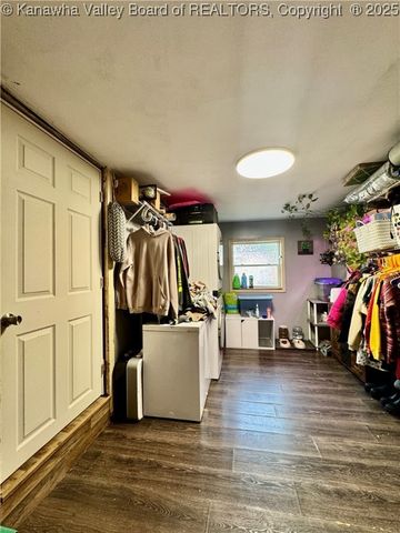 68 Aunt Jenny Road, Peach Creek, WV 25639