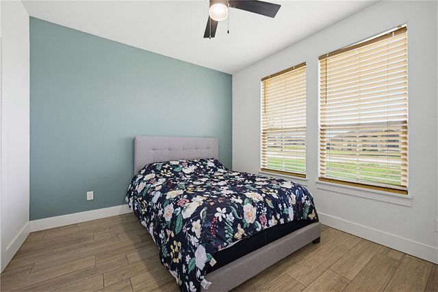 5426 Legends Dr, Corpus Christi, TX 78414