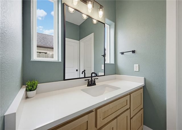5426 Legends Dr, Corpus Christi, TX 78414