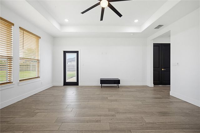 5426 Legends Dr, Corpus Christi, TX 78414