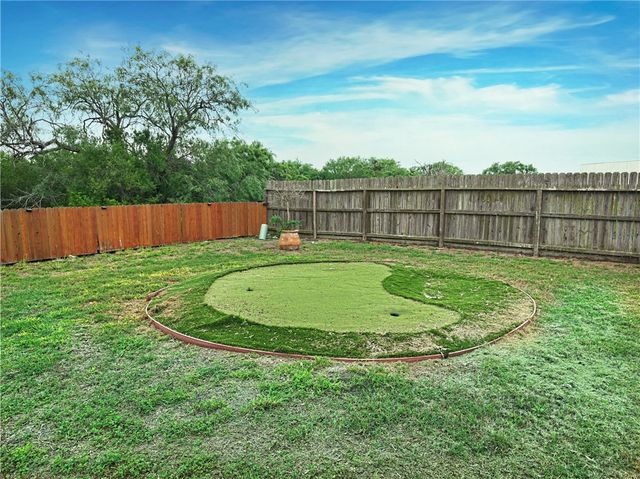 5426 Legends Dr, Corpus Christi, TX 78414