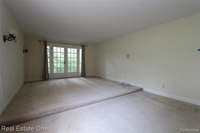 3317 Lone Pine Road, West Bloomfield, MI 48323