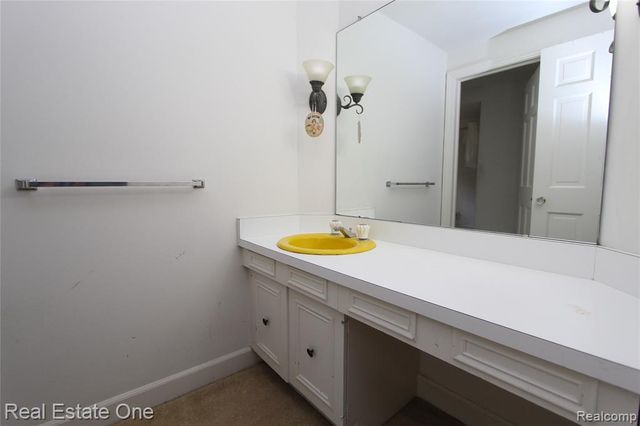 3317 Lone Pine Road, West Bloomfield, MI 48323