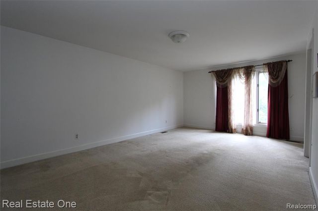 3317 Lone Pine Road, West Bloomfield, MI 48323