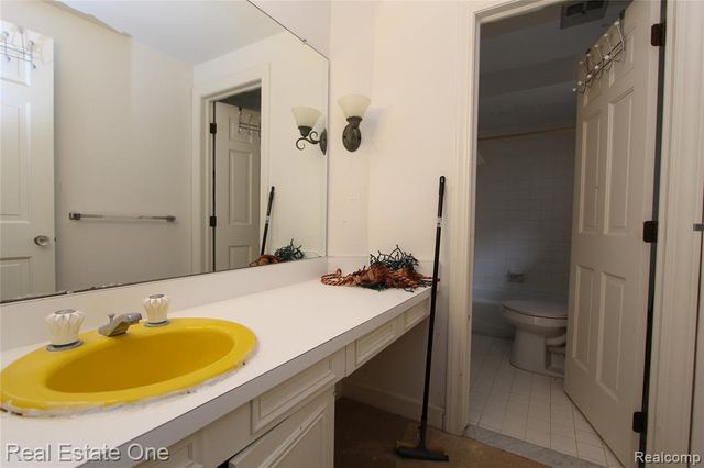3317 Lone Pine Road, West Bloomfield, MI 48323