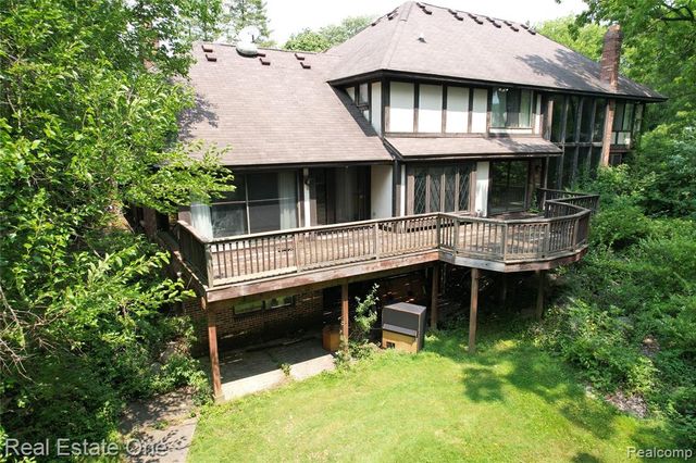 3317 Lone Pine Road, West Bloomfield, MI 48323