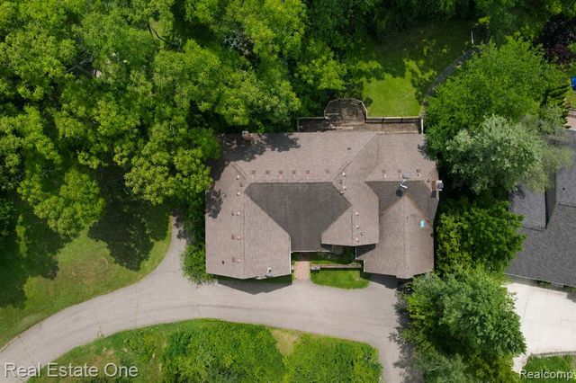3317 Lone Pine Road, West Bloomfield, MI 48323