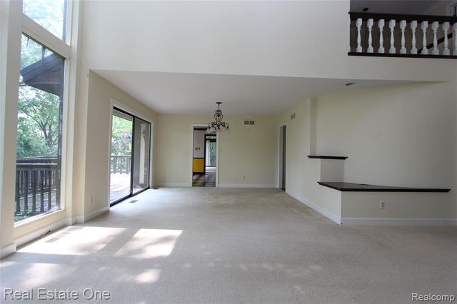 3317 Lone Pine Road, West Bloomfield, MI 48323