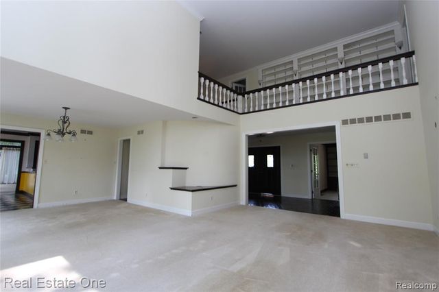 3317 Lone Pine Road, West Bloomfield, MI 48323