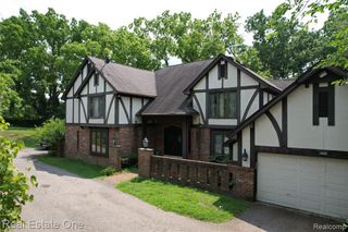 3317 Lone Pine Road, West Bloomfield, MI 48323