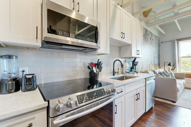 612 21st Ave N Apt 412, Nashville, TN 37203