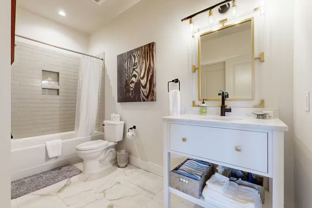 612 21st Ave N Apt 412, Nashville, TN 37203