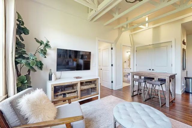 612 21st Ave N Apt 412, Nashville, TN 37203