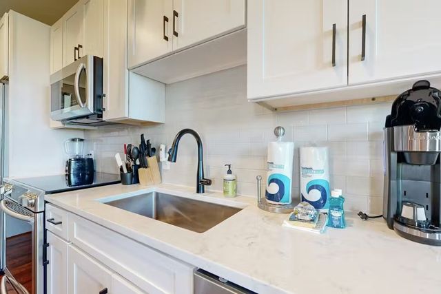 612 21st Ave N Apt 412, Nashville, TN 37203