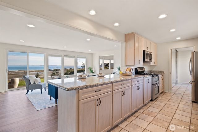 2368 Soundview Drive, Langley, WA 98260