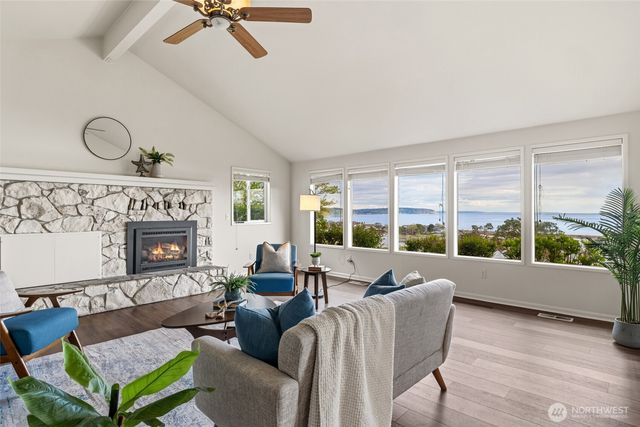 2368 Soundview Drive, Langley, WA 98260