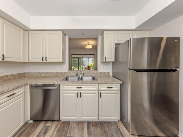 808 CAPRI ISLES BLVD 111, Venice, FL 34292