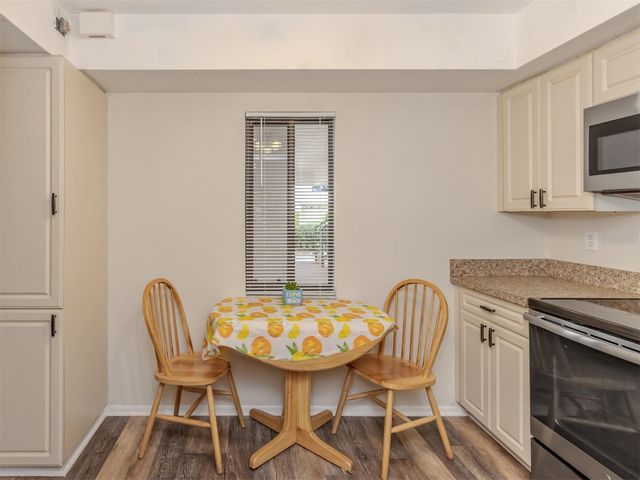 808 CAPRI ISLES BLVD 111, Venice, FL 34292