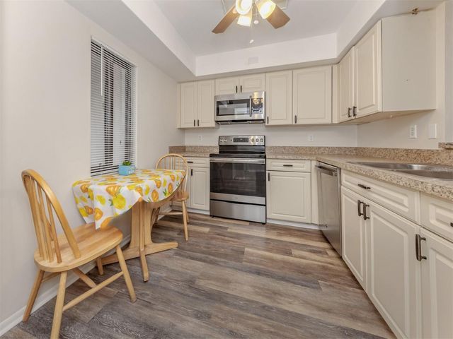 808 CAPRI ISLES BLVD 111, Venice, FL 34292