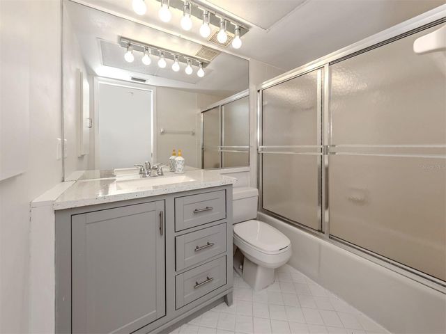 808 CAPRI ISLES BLVD 111, Venice, FL 34292