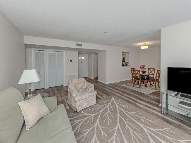 808 CAPRI ISLES BLVD 111, Venice, FL 34292