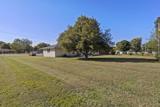 840 S Broadway St, Portland, TN 37148