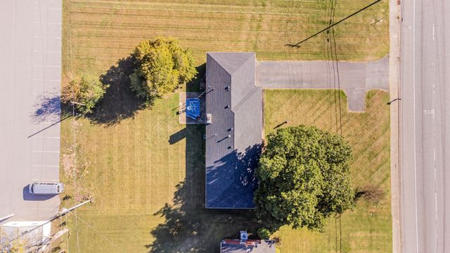 840 S Broadway St, Portland, TN 37148