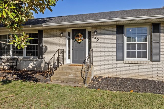 840 S Broadway St, Portland, TN 37148