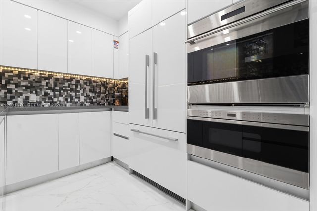 20301 W Country Club Dr PH24, Aventura, FL 33180