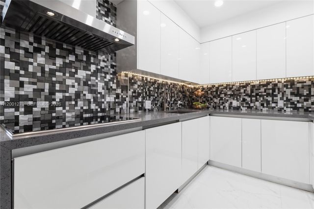 20301 W Country Club Dr PH24, Aventura, FL 33180