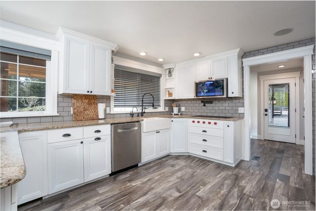 30815 Webster Road E, Eatonville, WA 98328
