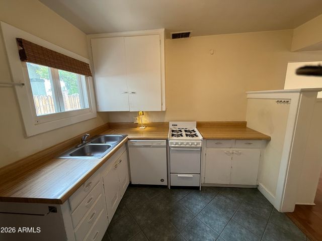 72 W WILLETTA Street A, Phoenix, AZ 85003