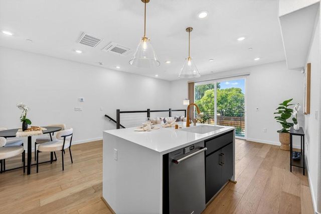 827 Redberry Way, San Jose, CA 95117