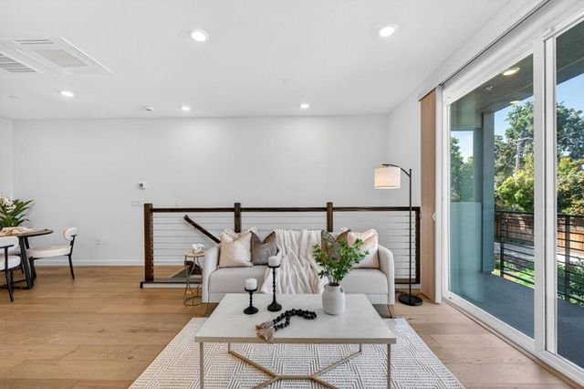 827 Redberry Way, San Jose, CA 95117