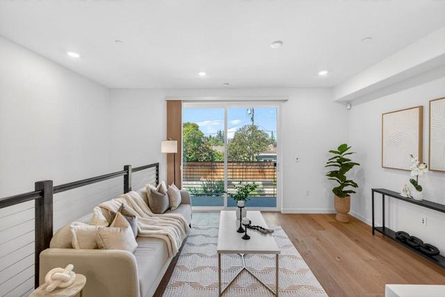 827 Redberry Way, San Jose, CA 95117