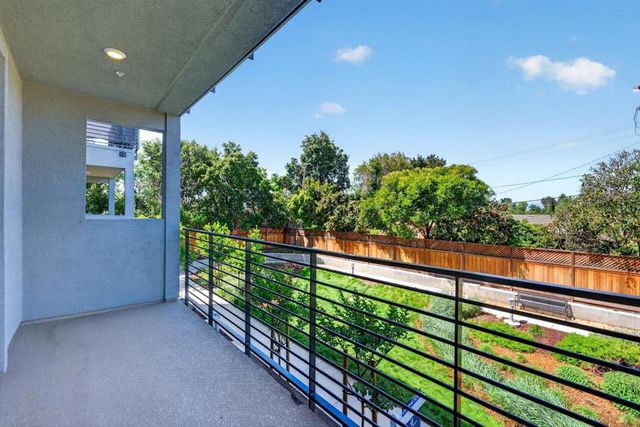 827 Redberry Way, San Jose, CA 95117