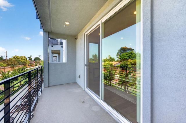 827 Redberry Way, San Jose, CA 95117