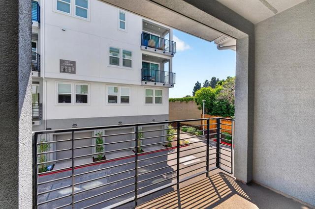 827 Redberry Way, San Jose, CA 95117