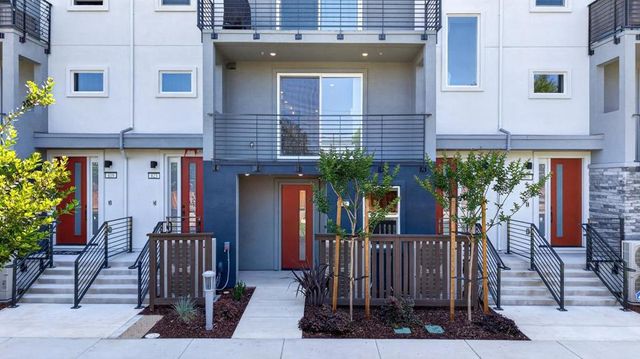827 Redberry Way, San Jose, CA 95117