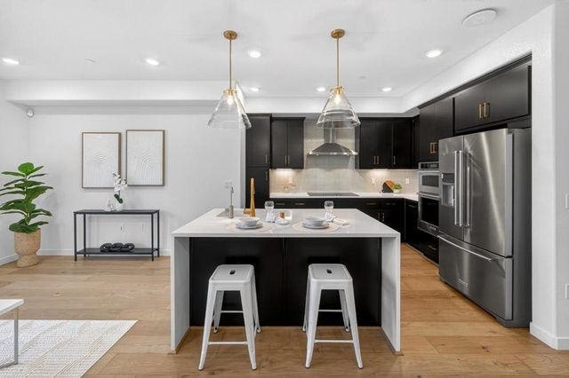 827 Redberry Way, San Jose, CA 95117