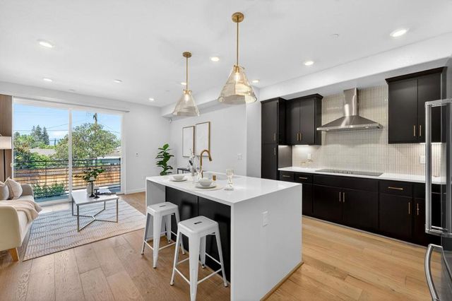 827 Redberry Way, San Jose, CA 95117