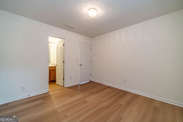 4523 Grove Lake Street, Loganville, GA 30052