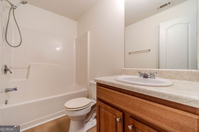 4523 Grove Lake Street, Loganville, GA 30052