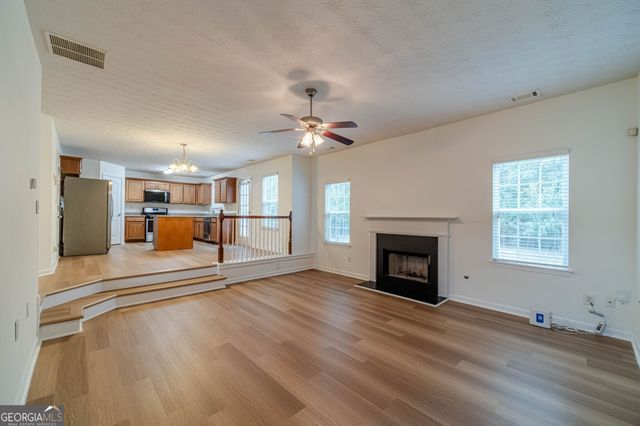 4523 Grove Lake Street, Loganville, GA 30052