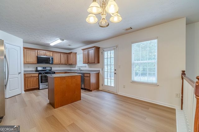 4523 Grove Lake Street, Loganville, GA 30052