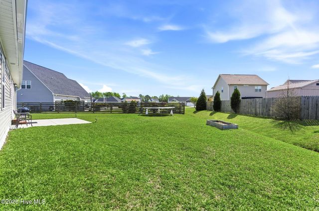 116 Bridgeport Drive, Sneads Ferry, NC 28460