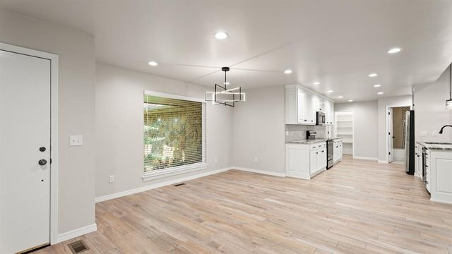 2212 Dover Drive, Edmond, OK 73034