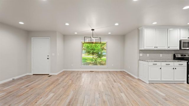 2212 Dover Drive, Edmond, OK 73034