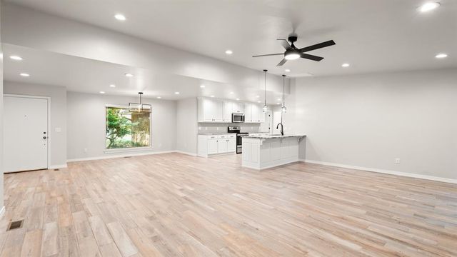 2212 Dover Drive, Edmond, OK 73034