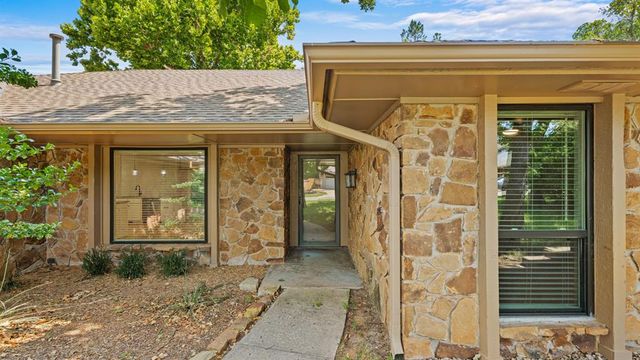 2212 Dover Drive, Edmond, OK 73034